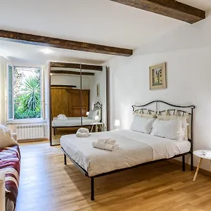 https://new-luxury-apartment-campo-dei-fiori.it-romehotels.com